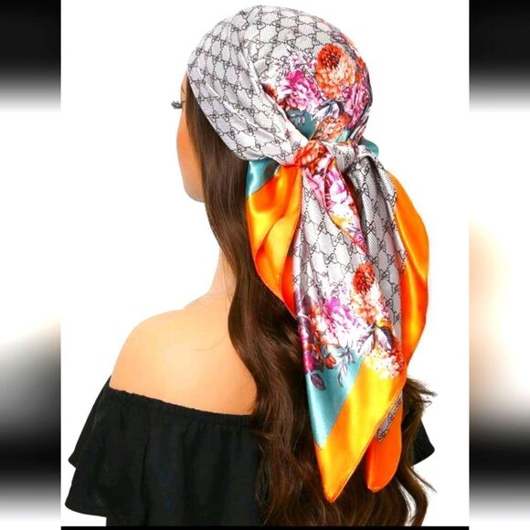 Fashionable Scarf! - Picture 1 of 3